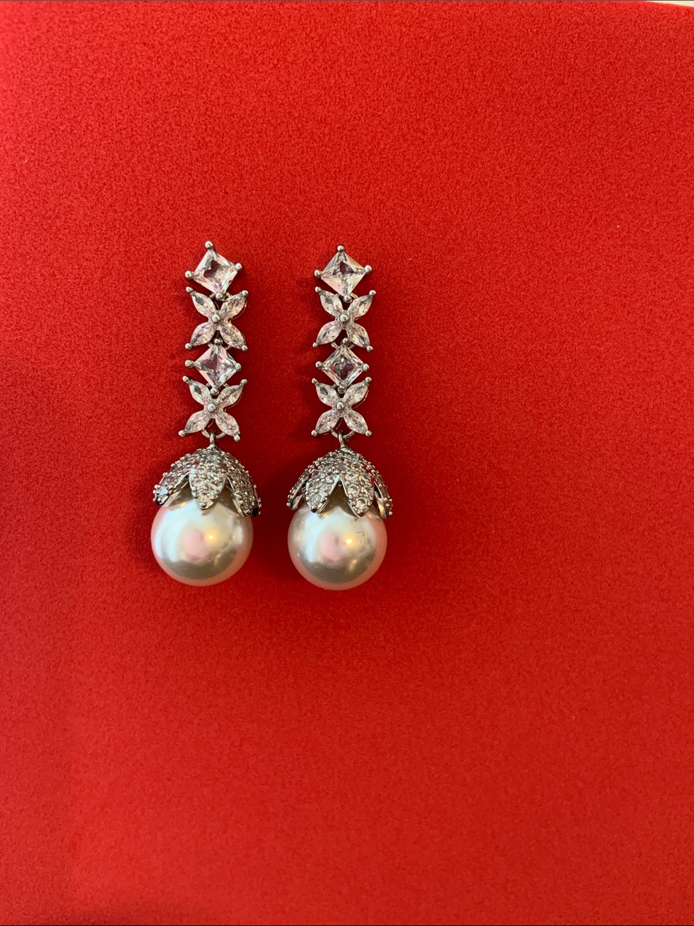Elegant Silver Pearl Drop Earrings with Crystal Accents